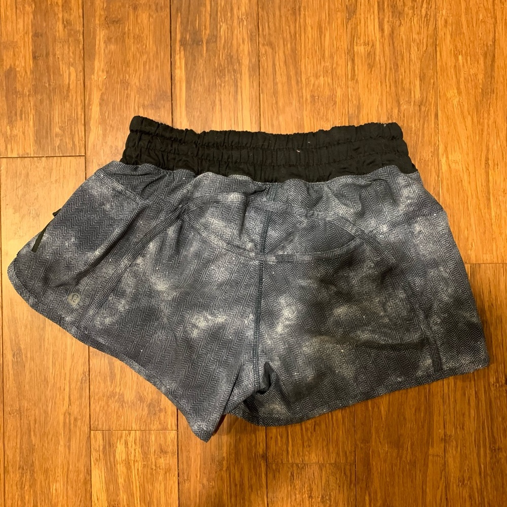Lululemon tracker short 4”